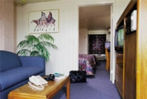 Desert Palm Inn & Suites Anaheim Room